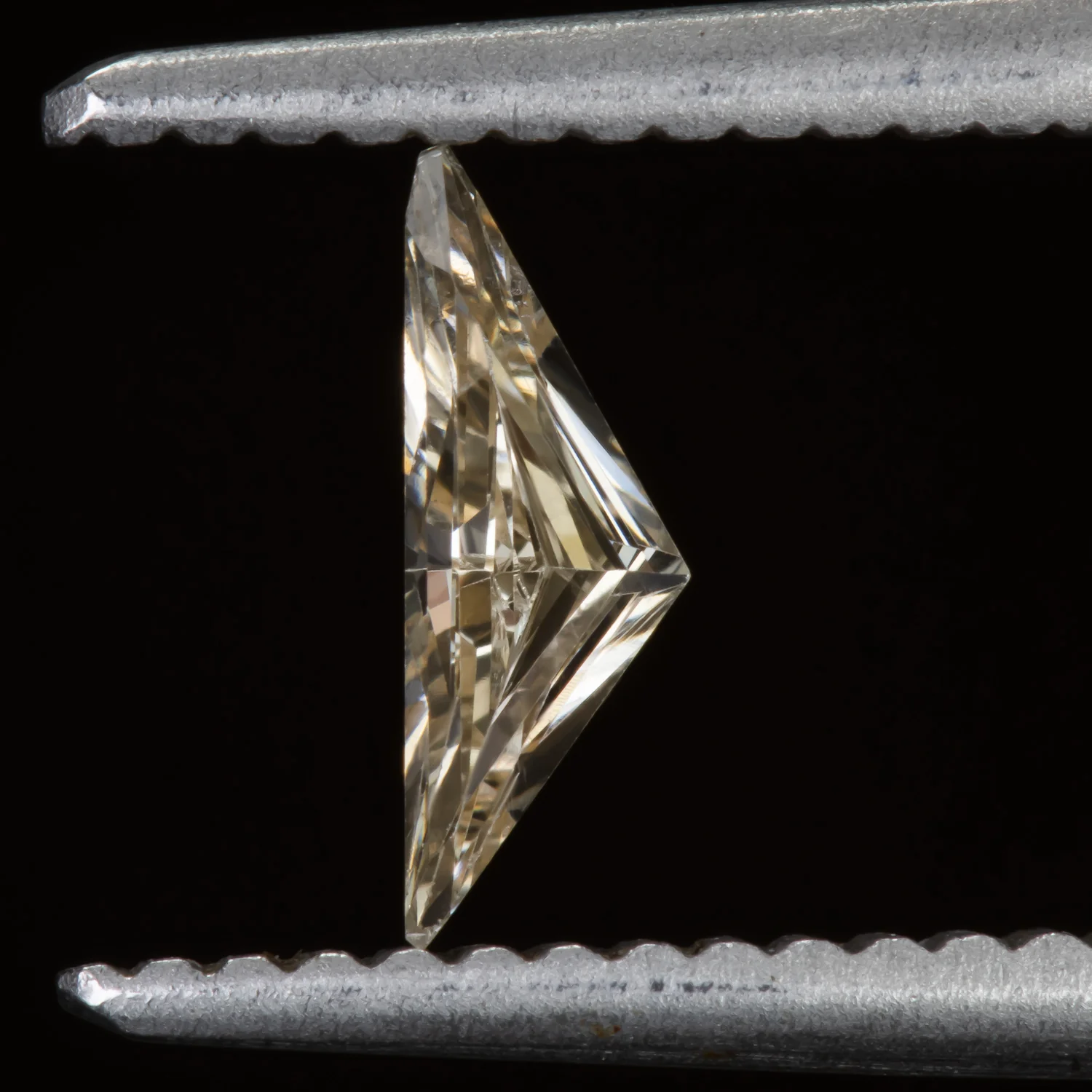 0.20ct GEOMETRIC DIAMOND FANCY LIGHT PEACH LONG TRIANGLE TRILLION NATURAL LOOSE