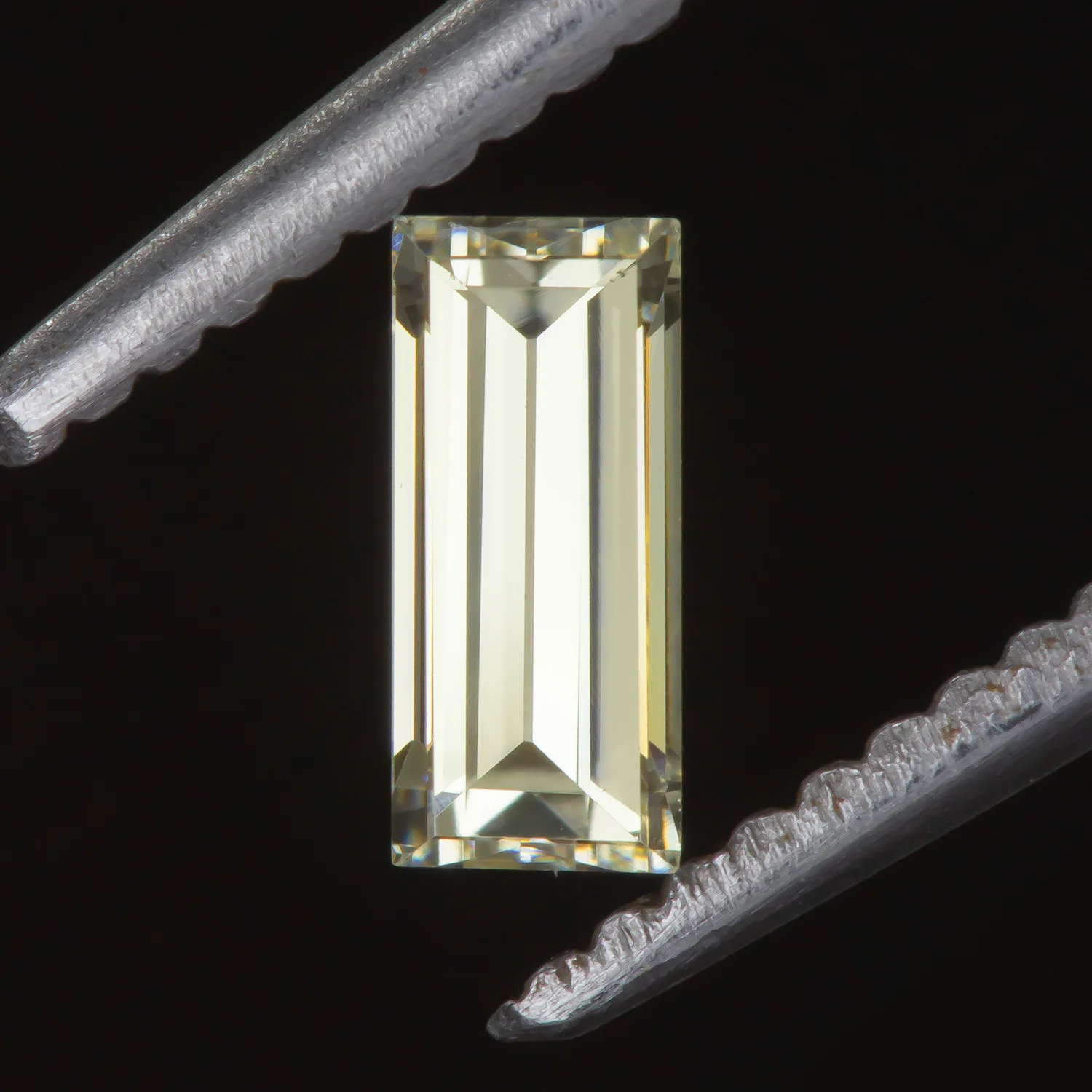 0.56ct BAGUETTE CUT DIAMOND Y-Z VS1 LIGHT YELLOW NATURAL EARTH MINED LOOSE STEP