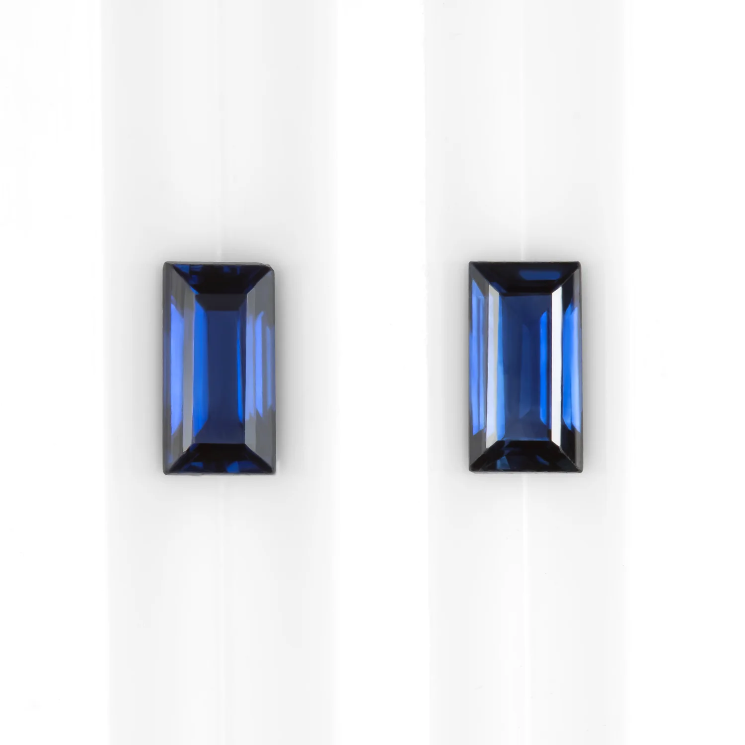 0.74ct NATURAL SAPPHIRE MATCHING PAIR BAGUETTE BLUE STUD EARRINGS ACCENT STONES