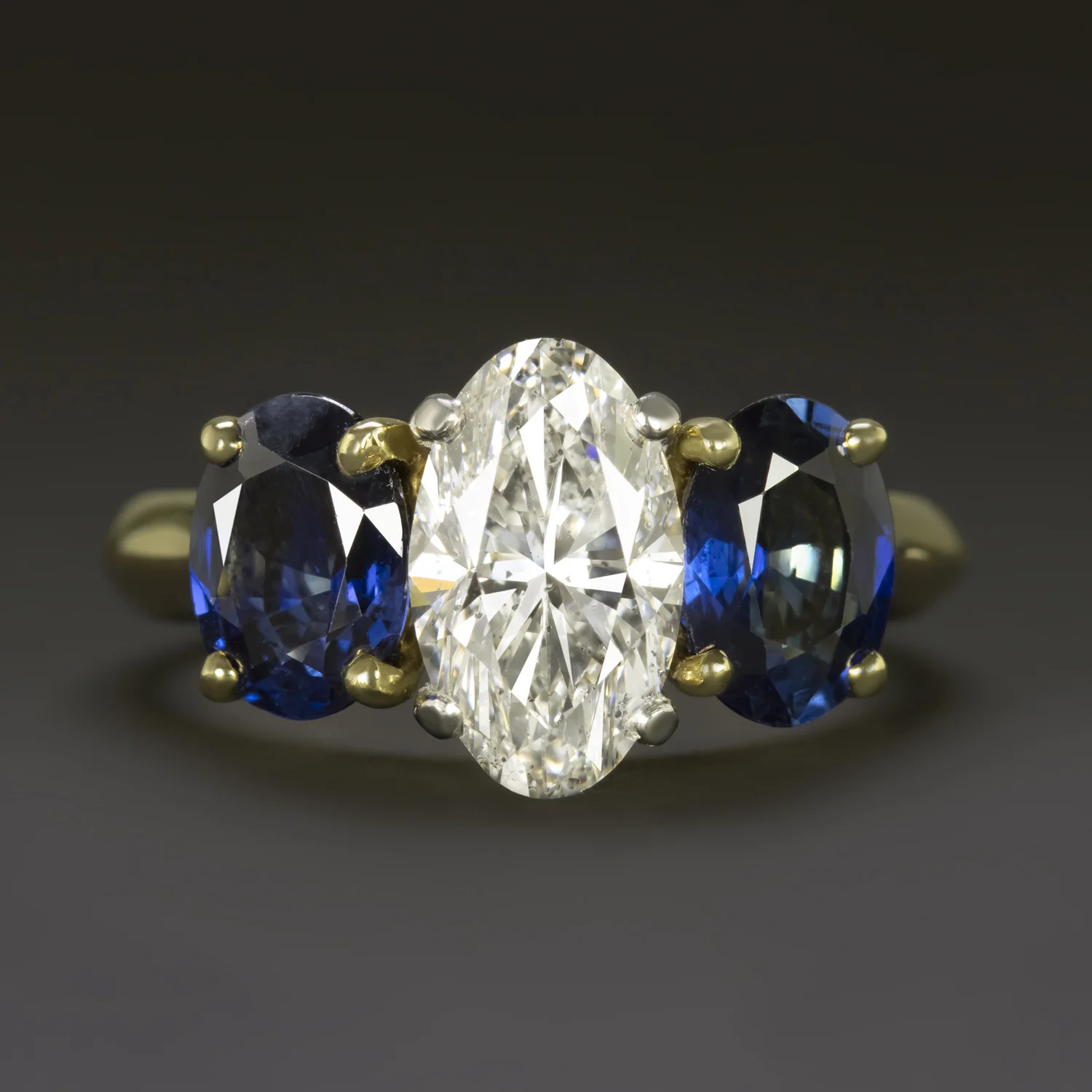 3.5 CARAT DIAMOND SAPPHIRE 3 STONE ENGAGEMENT RING OVAL SHAPE 18k GOLD PLATINUM