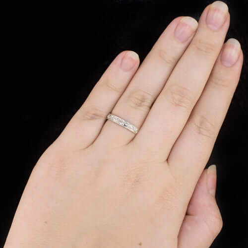 ART DECO ENGRAVED WEDDING BAND STACKABLE COCKTAIL RING VINTAGE STYLE WHITE GOLD - Image 4