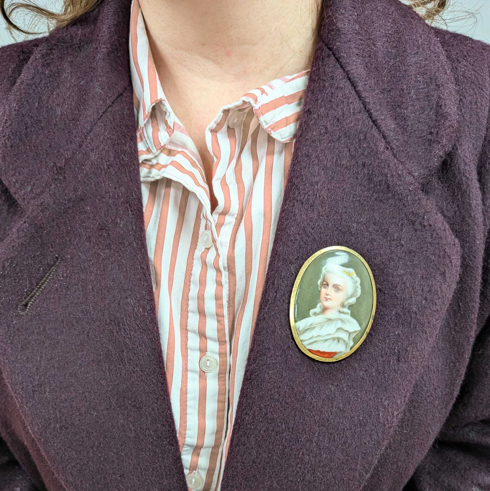 HAND PAINTED VINTAGE PORTRAIT PENDANT NECKLACE CAMEO VICTORIAN LADY - Image 5