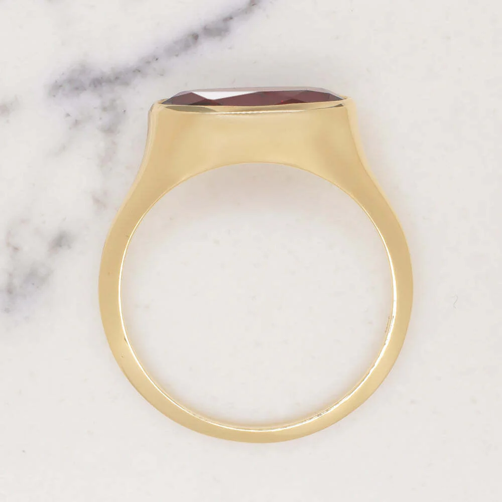 MOVAL RED GARNET 10K YELLOW GOLD RING EAST WEST BEZEL OVAL MARQUISE SOLITAIRE - Image 2