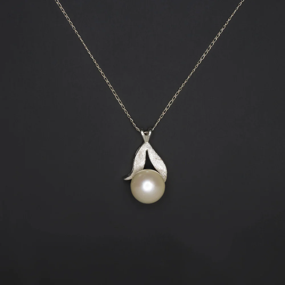 PEARL FLOWER PENDANT 14k WHITE GOLD NECKLACE DAINTY CLASSIC VINTAGE ESTATE GIFT