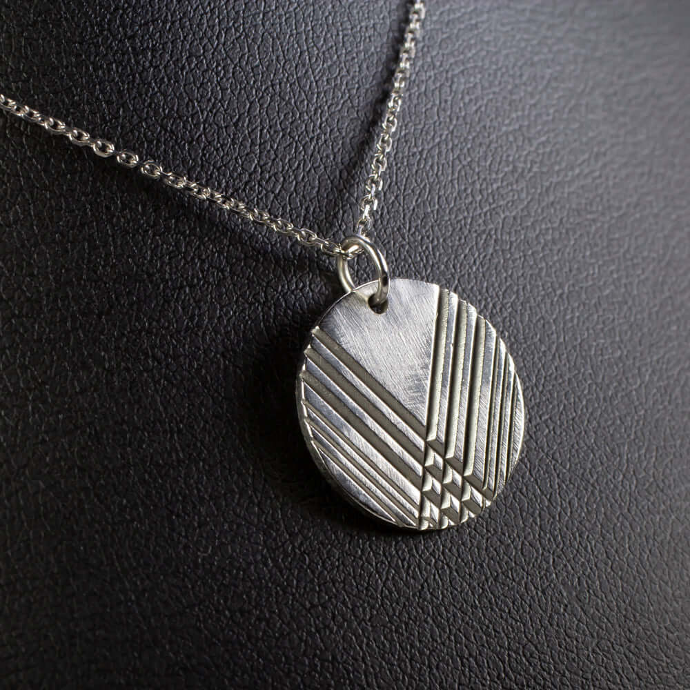PLATINUM DISC PENDANT 16.7mm FLORENTINE FINISH MEDALLION NECKLACE SIMPLE CIRCLE - Image 2