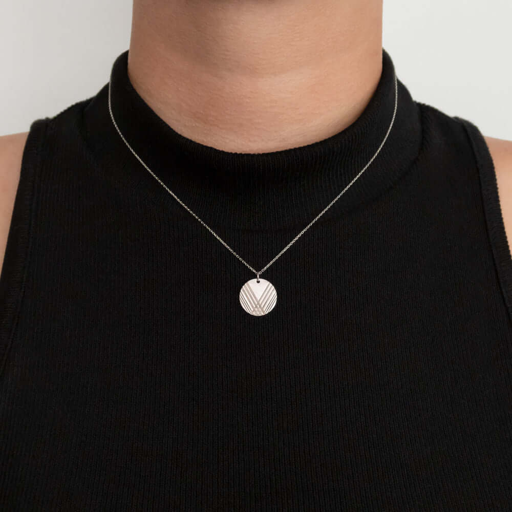 PLATINUM DISC PENDANT 16.7mm FLORENTINE FINISH MEDALLION NECKLACE SIMPLE CIRCLE - Image 3
