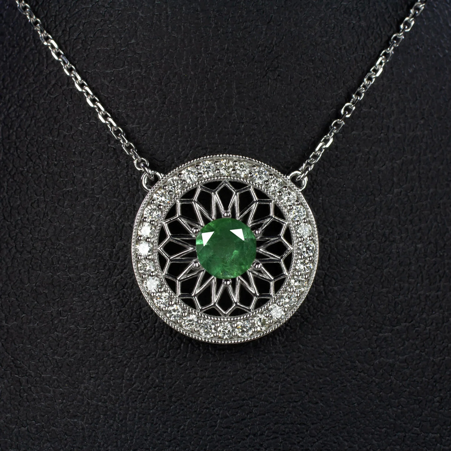 VINTAGE STYLE EMERALD DIAMOND FILIGREE HALO PENDANT NECKLACE ART DECO10k GOLD